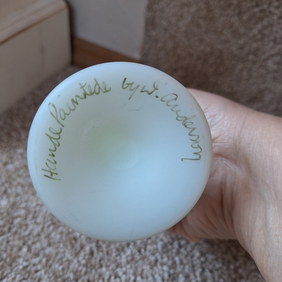 Vintage Fenton Handpainted/Signed 8" Bud Vase White Blue Floral - Picture 7 of 8